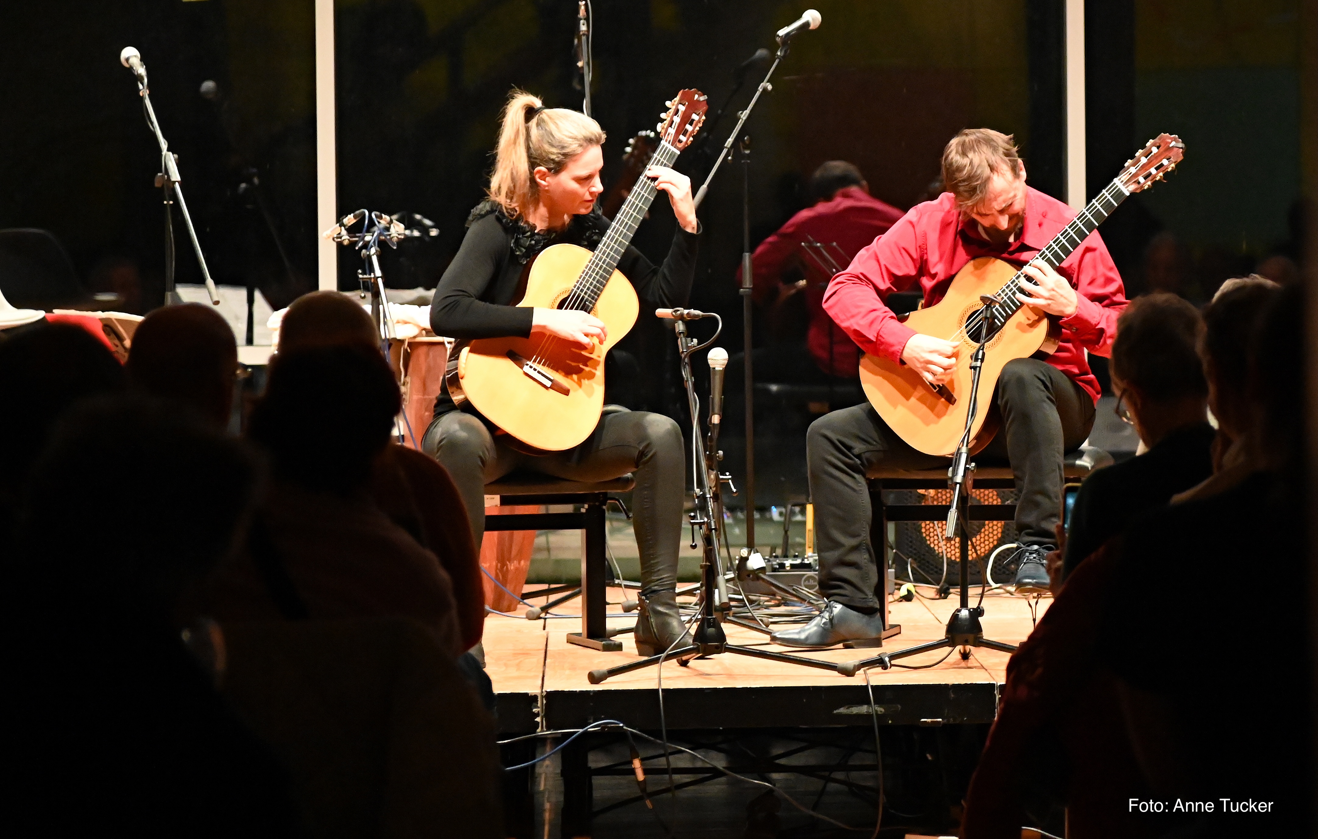  „Hochspannung bis zum letzten Ton“  Das Duo Katrin Klingeberg und Sebastian Montes in der Guitar Night 